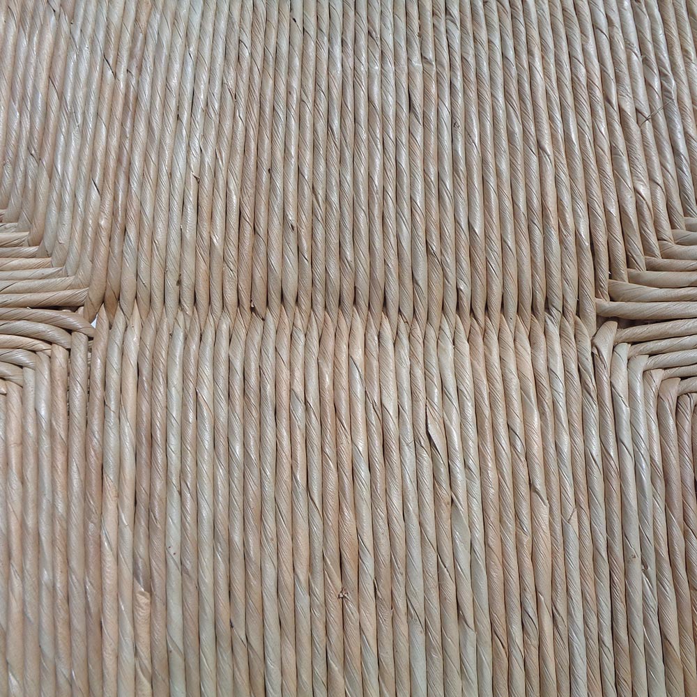 Sillón Enea – Sillón de madera con fibra natural trenzada